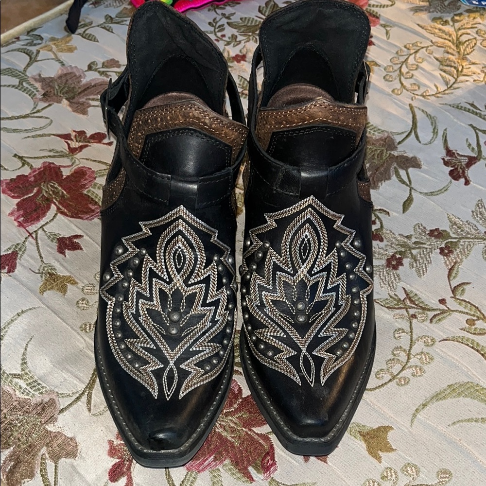 Durango Black Leather Western Boots